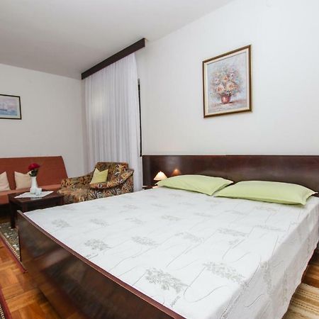Apartmani Janja ポレッチ エクステリア 写真