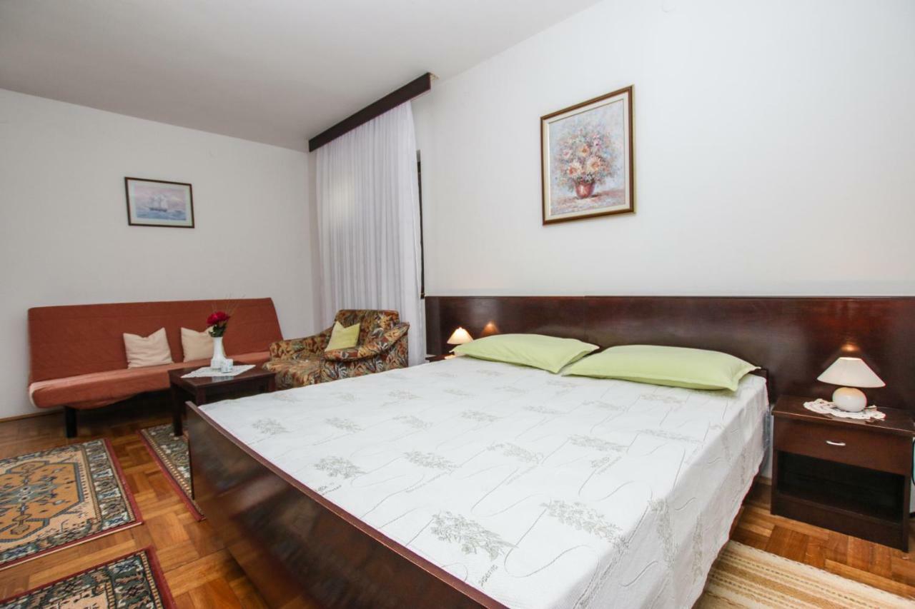 Apartmani Janja ポレッチ エクステリア 写真