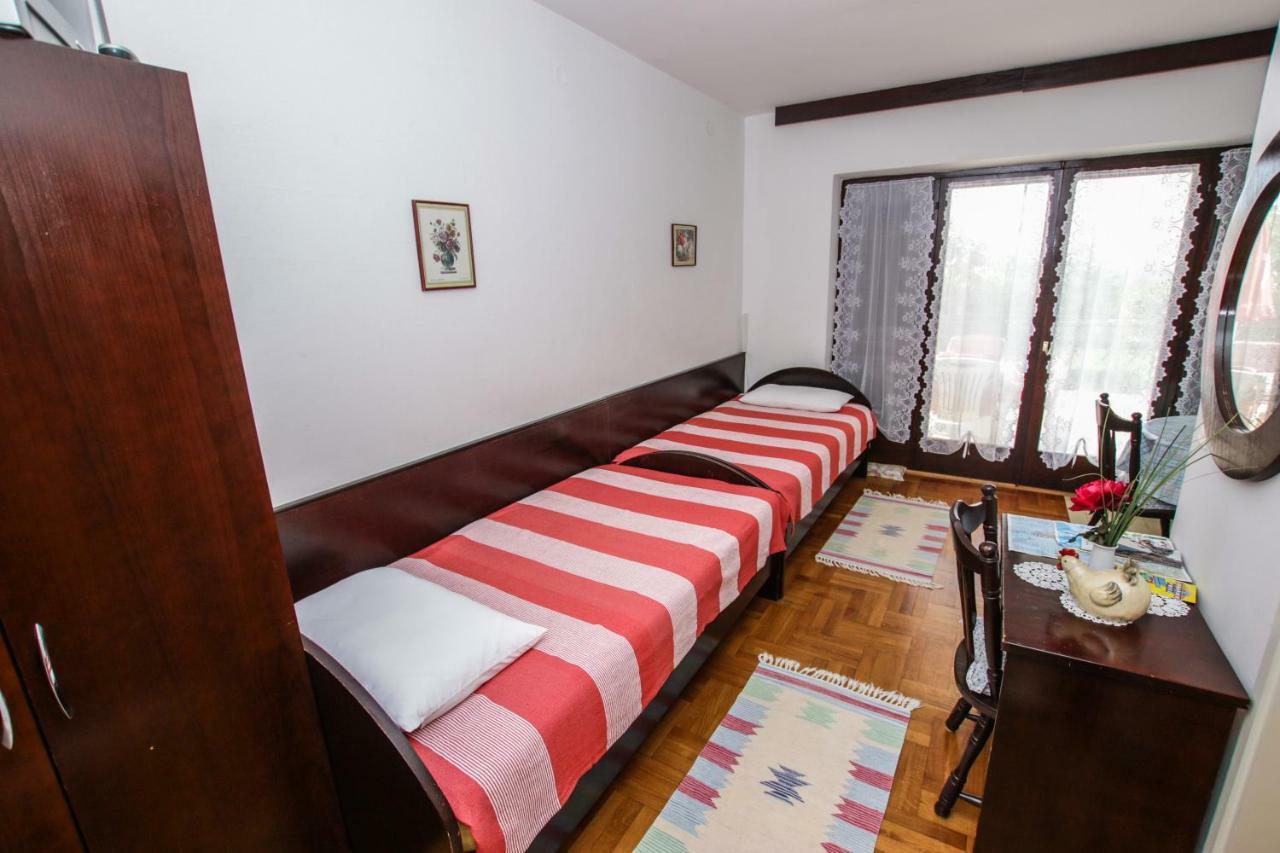 Apartmani Janja ポレッチ エクステリア 写真